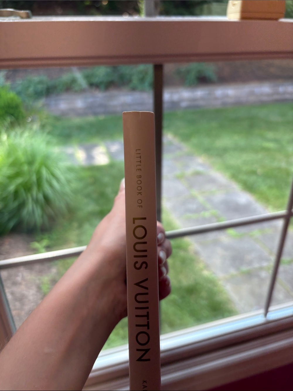 Little Book of Louis Vuitton White and Gold Decorative Book - Picture 4 of 4